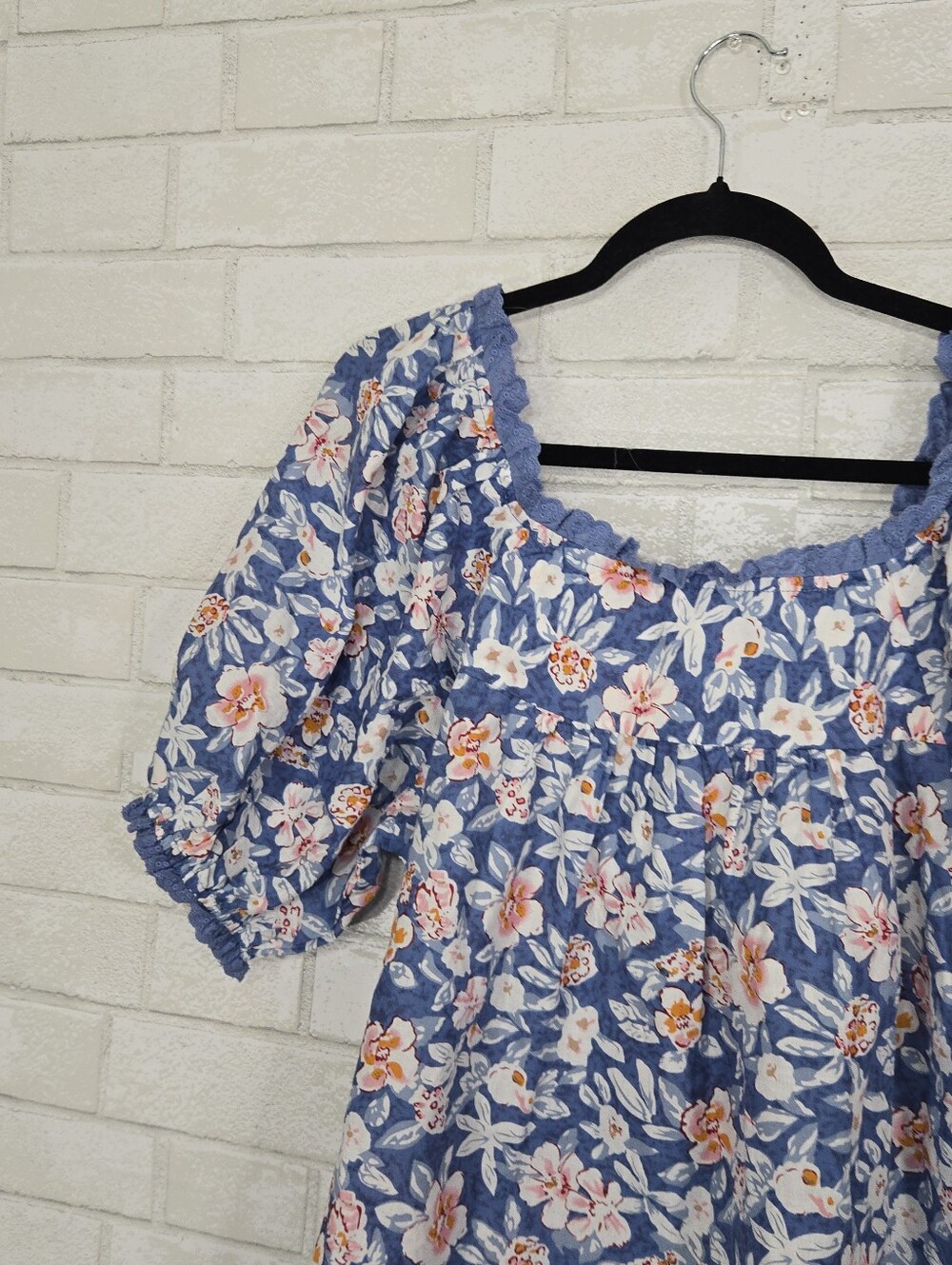 NWT Solitaire blouse with a square neckline and ruffled sleeves - Picture 11 of 13